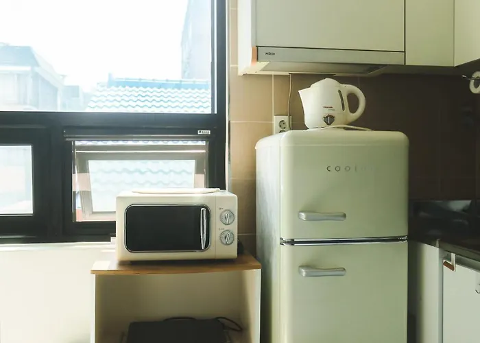 Apartamento 등촌역30초,방3,퀸침대5,욕실2,10인,에어컨,주차,짐보관무료,호텔침구,엘리베이터,세탁기,건조기