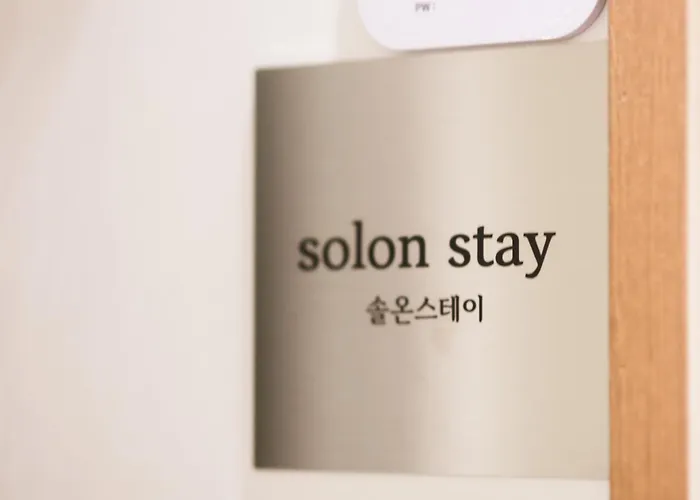 등촌역30초,방3,퀸침대5,욕실2,10인,에어컨,주차,짐보관무료,호텔침구,엘리베이터,세탁기,건조기 Apartamento Seúl