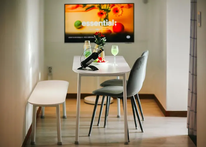 Apartamento 등촌역30초,방3,퀸침대5,욕실2,10인,에어컨,주차,짐보관무료,호텔침구,엘리베이터,세탁기,건조기