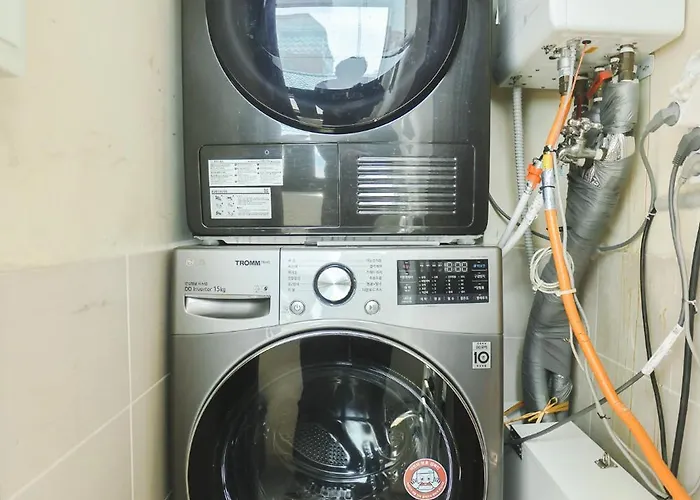 Apartamento 등촌역30초,방3,퀸침대5,욕실2,10인,에어컨,주차,짐보관무료,호텔침구,엘리베이터,세탁기,건조기