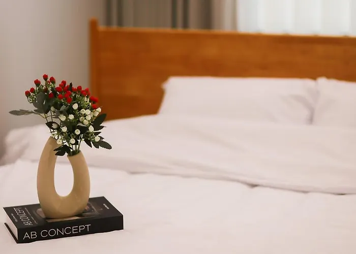 Apartamento 등촌역30초,방3,퀸침대5,욕실2,10인,에어컨,주차,짐보관무료,호텔침구,엘리베이터,세탁기,건조기