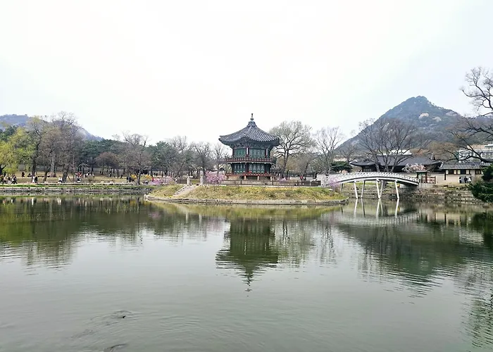 Apartamento 등촌역30초,방3,퀸침대5,욕실2,10인,에어컨,주차,짐보관무료,호텔침구,엘리베이터,세탁기,건조기