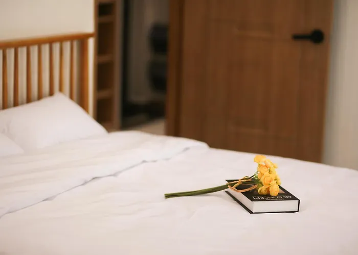 등촌역30초,방3,퀸침대5,욕실2,10인,에어컨,주차,짐보관무료,호텔침구,엘리베이터,세탁기,건조기